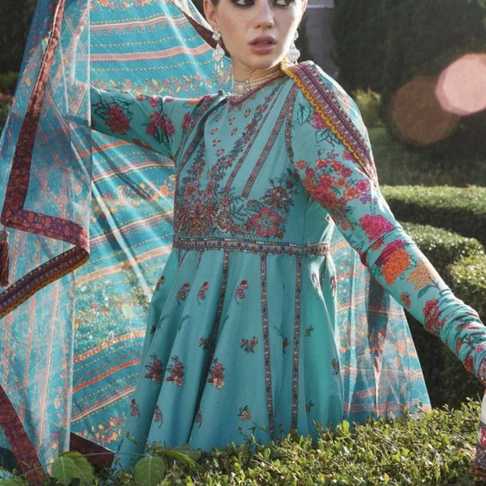 Hussain Rehar Designer Dress - Picture 5 of 9
